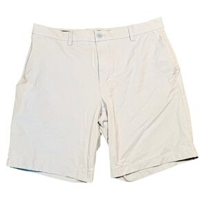 Vineyard Vines On-The-Go Shorts‎ in size 34 in light blue